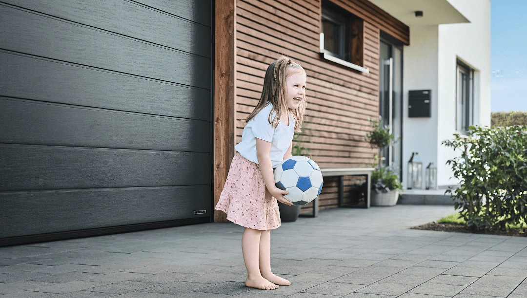 EP 2025 Garagentor Bildvariante 1