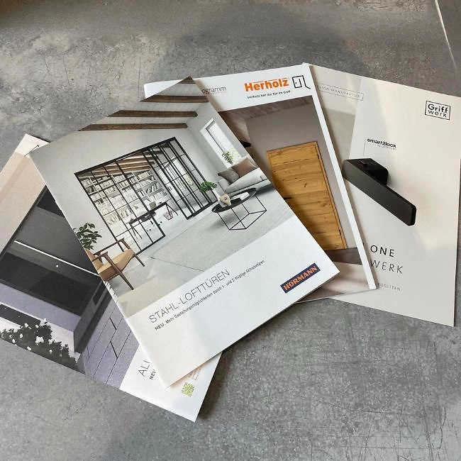 Kachelbild Kataloge Türen Tore 650x650 px