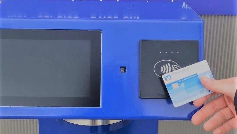 EC Karte am Terminal vorhalten