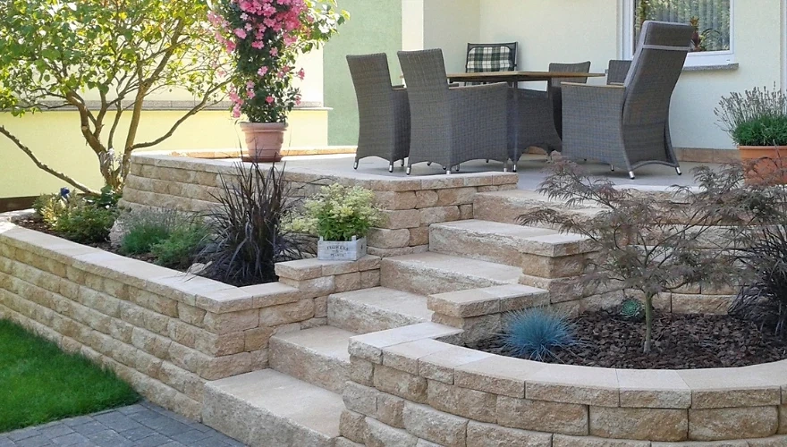 Mediterrane Terrassenanlage