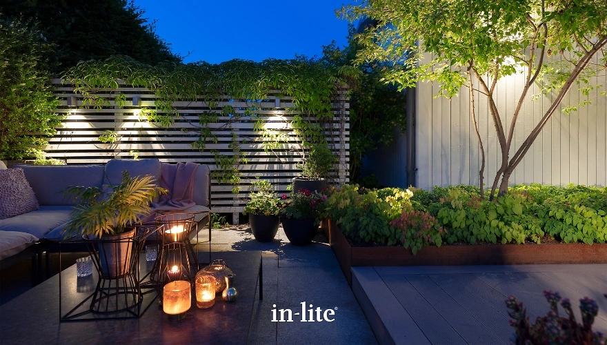 Beleuchteter Gartenbereich