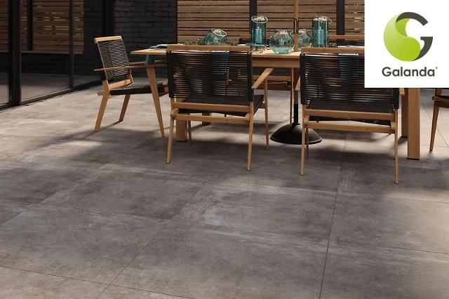 Terrassenfl&auml;chen mit Sitzgelegenheit