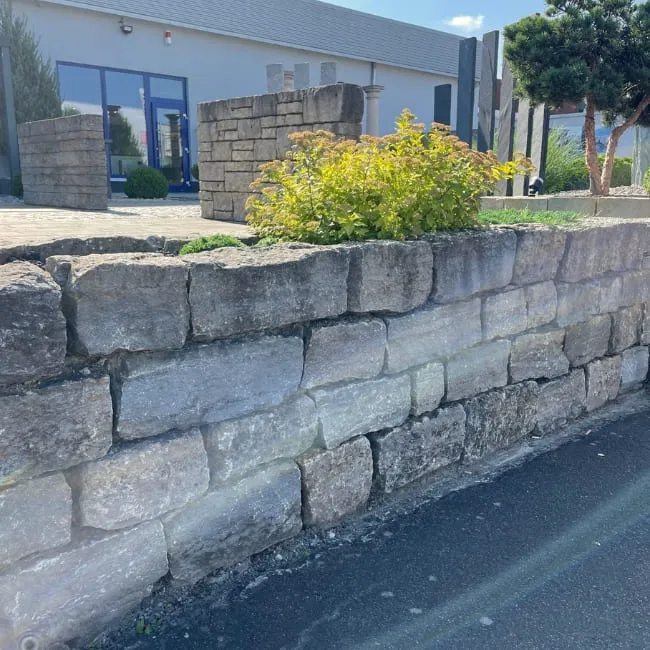 Muschelkalk Mauersteine 20er grau/braun Muschelkalk Mauersteine 20er grau/braun