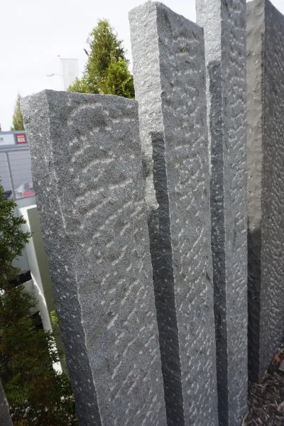 \\10.1.19.34\Stammdaten Pflege\Seltra\1990534 Granit-Palisade Gala Rustique+\Leinweber Baucentrum Granit-Palisade Gala Rustique1.jpg