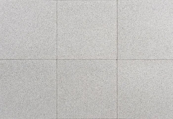 \\10.1.19.34\Stammdaten Pflege\FCN\2016987 Silence hell\silence-flaeche-hellgrau-40-40-platte-fc-nuedling.jpg