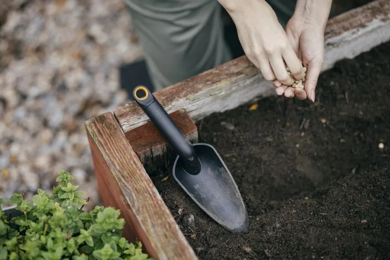 Fiskars Solid Pflanzkelle