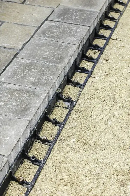 \\10.1.19.34\Stammdaten Pflege\Weber Baumaschien u. Fahrzeug - 701818\2206287 Kantensicherung LineEdge 2,40mtr\NEU\Snapedge (8) - Kopie_1.webp