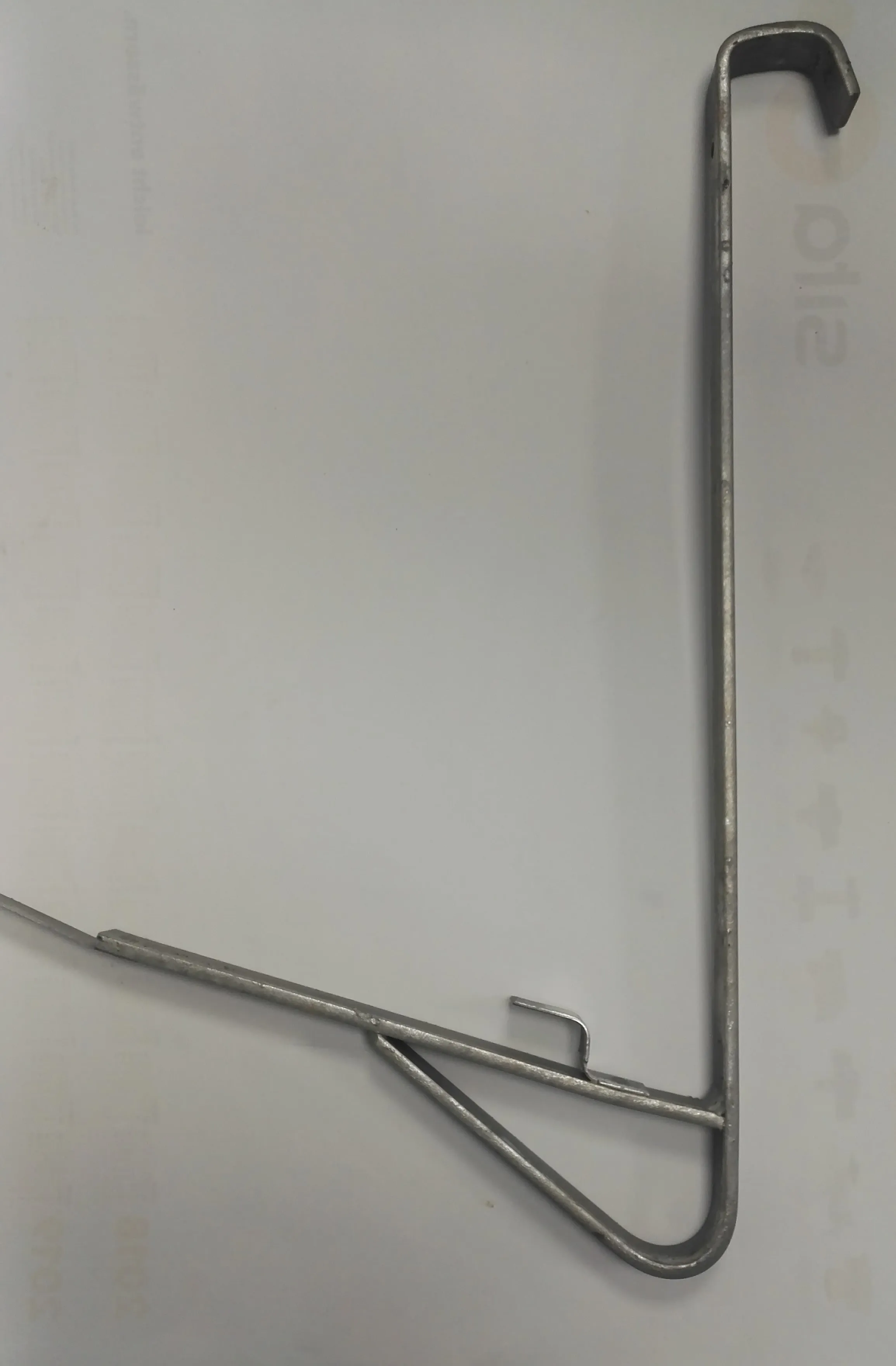 \\10.1.19.34\Stammdaten Pflege\Mewa\2213992 Schneefangstütze verz. m.Verst.bogen 25x6 mm, HW 42, zum Einhängen lang\Schneefangstütze lang verz..jpg