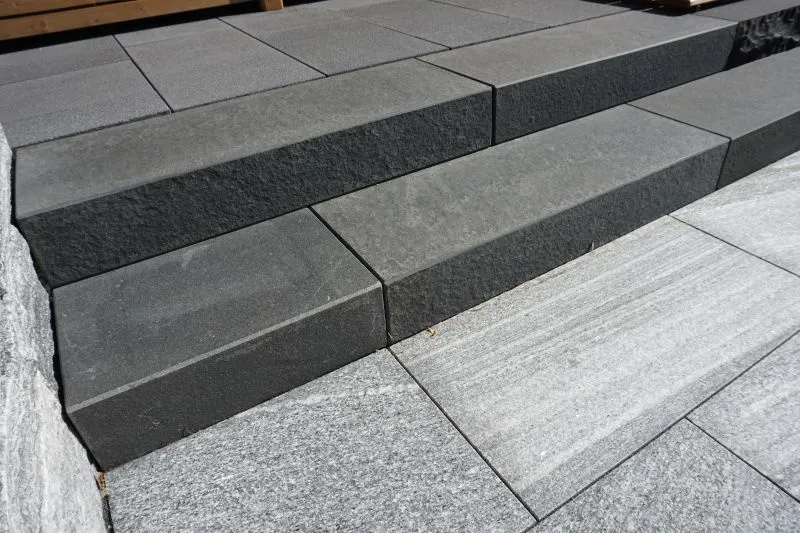 Blockstufe Sanoku Basalt