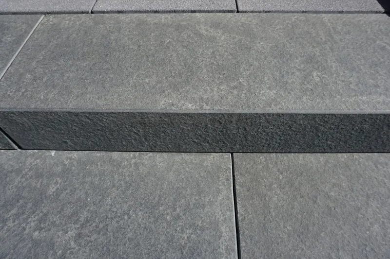 Blockstufe Sanoku Basalt