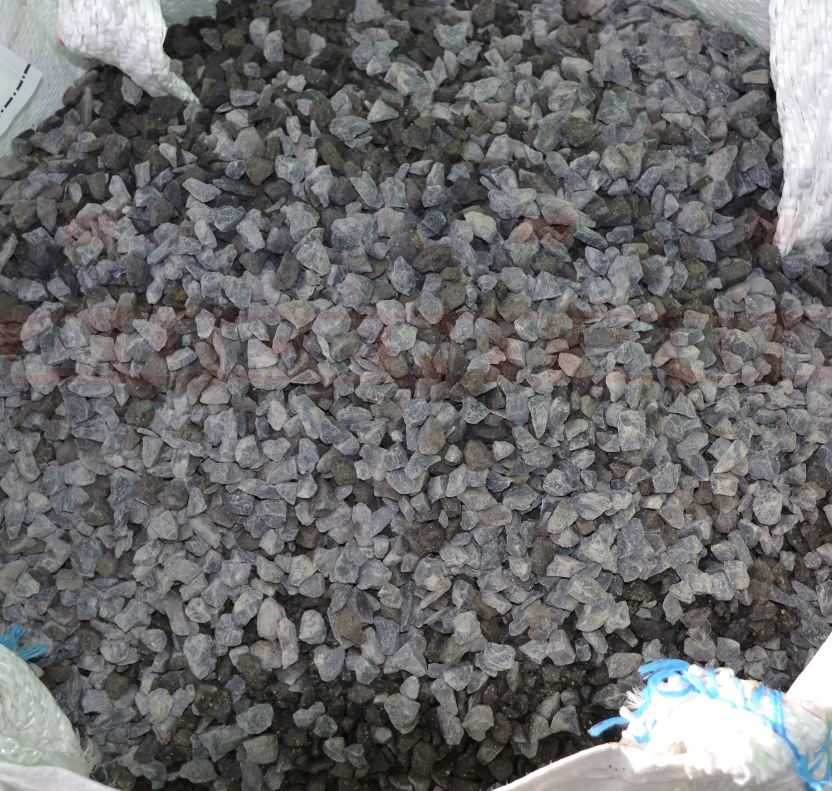Basalt-Edelsplitt 8/16