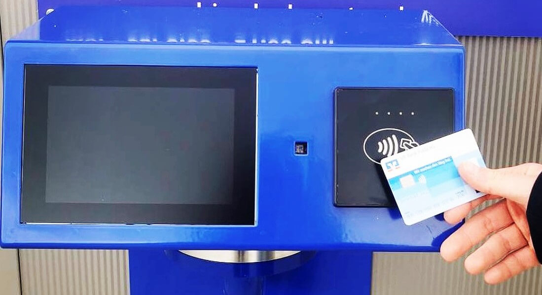 Karte wird am Eingang eingelesen